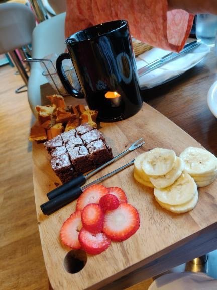 The White Canary Café - Image 1