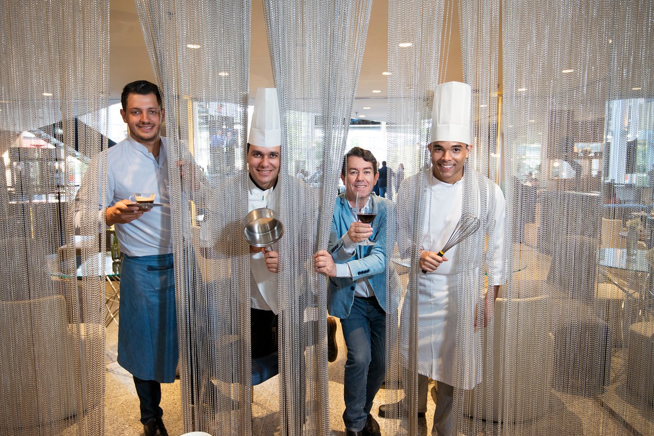 HUB Food Art Lounge - Image 1