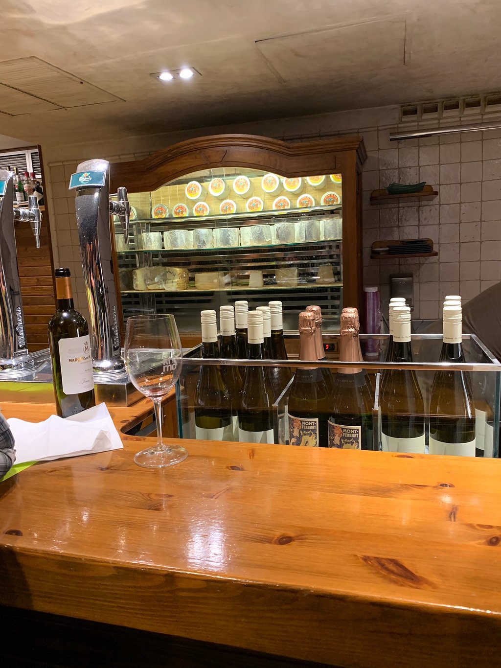 Cafe E.S. Kimo - Image 1