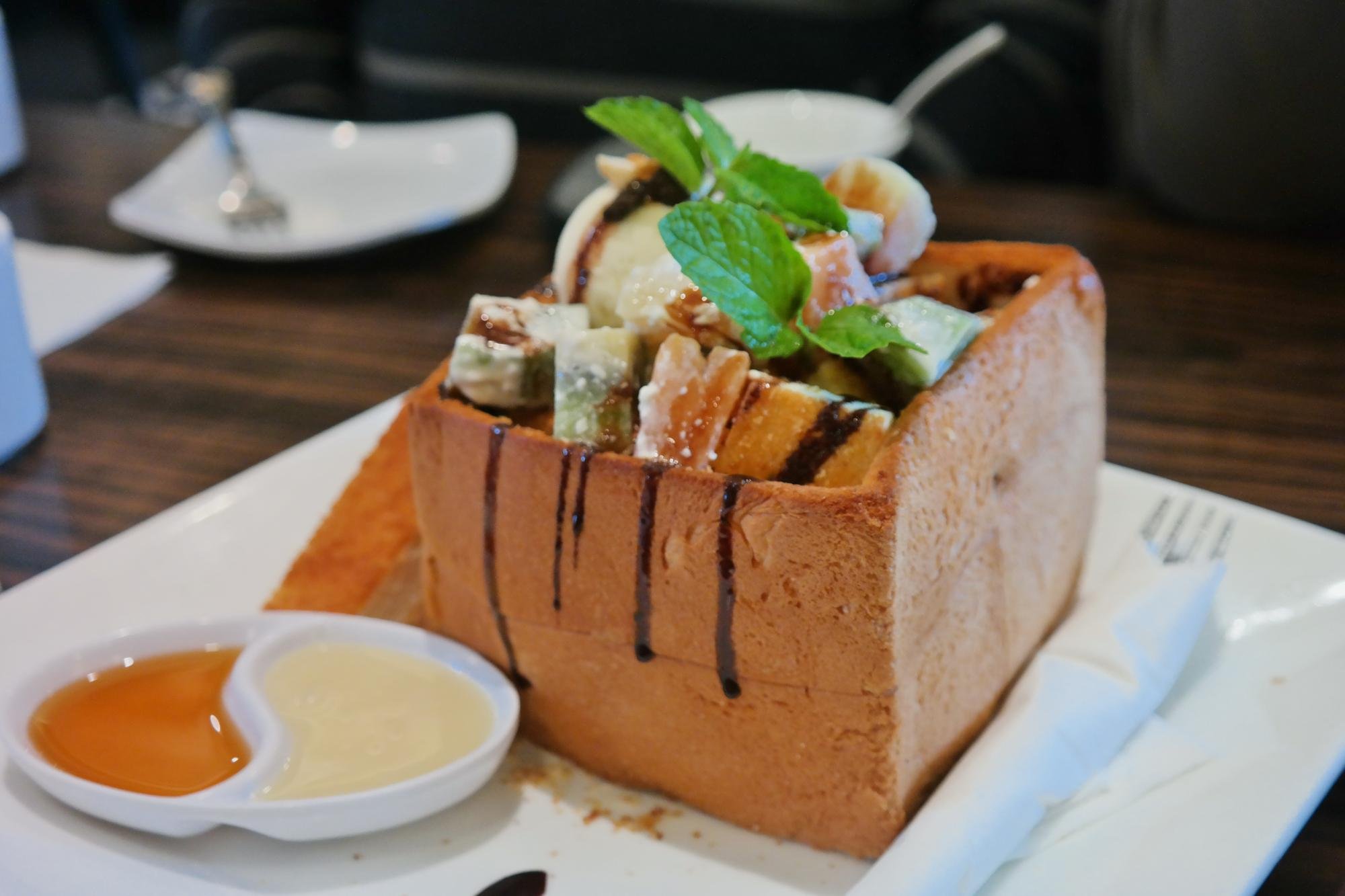 Bi Feng Tang - Image 1