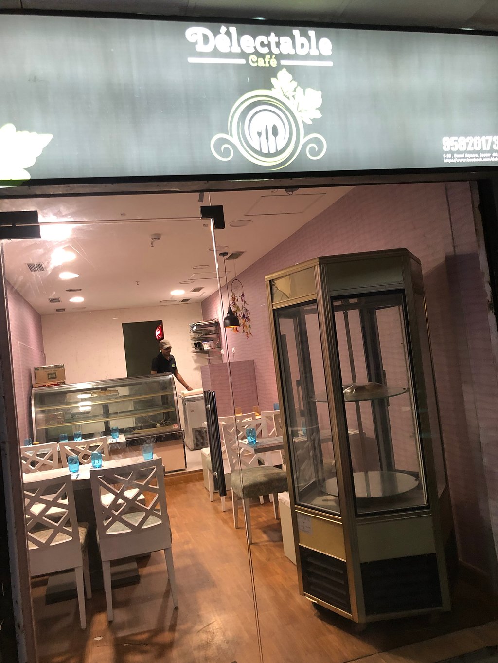 Delectable Cafe - Image 1