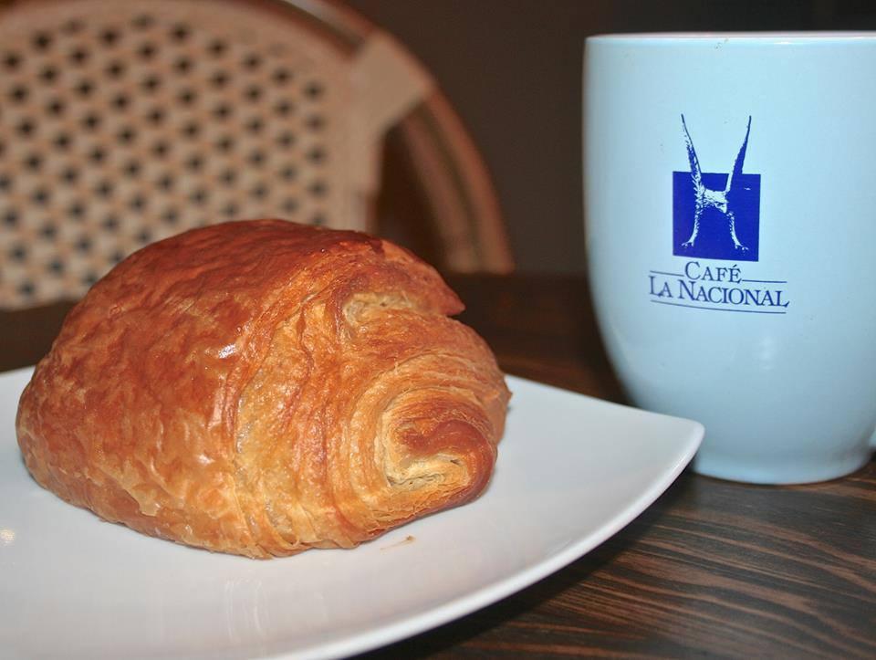Bread Panaderos Artesanales - Image 1