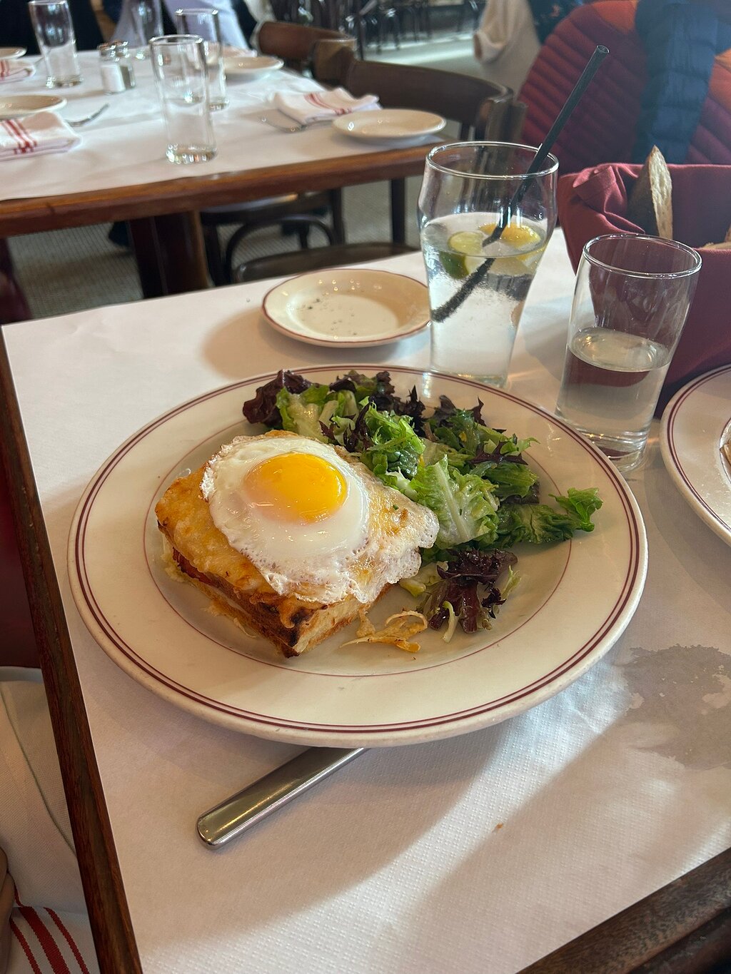 Le Diplomate - Image 1