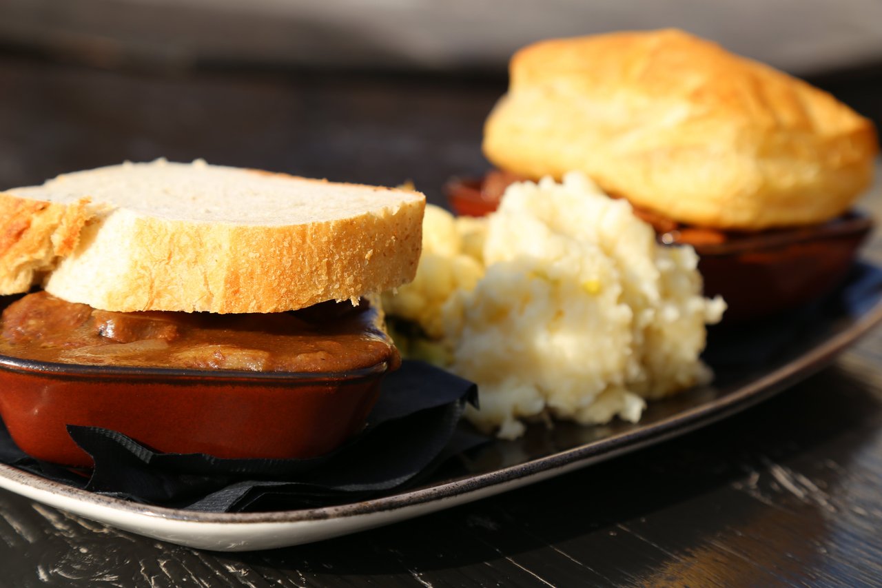 THE DERBY IRISH PUB - Image 1