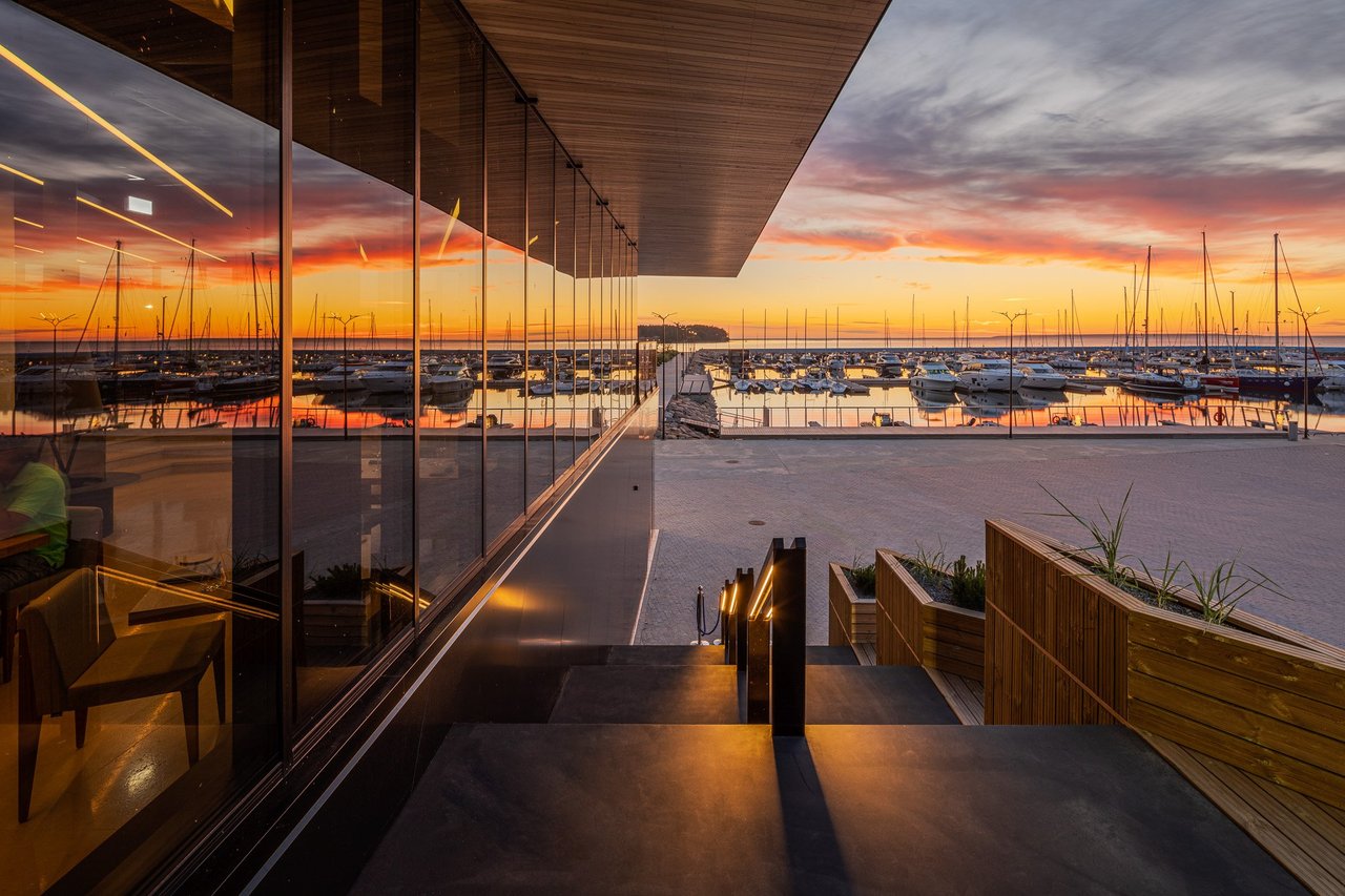  Puri Restoran - Image 1